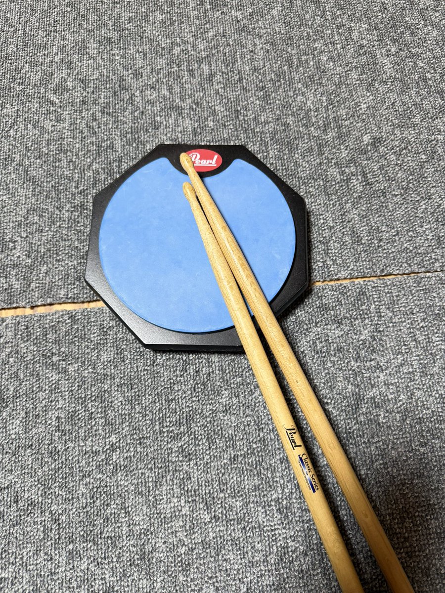 drum_kokechan's tweet photo. 時間のある時、隙間時間にパタパタしてる。
ちょっとやっぱりドラムって出来たら楽しいと思うんだ！ https://t.co/JexNV5B2cL