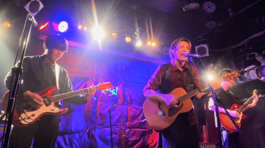ohtyonmage's tweet photo. ライブしてサッカー観て仕事終わって

今！

ねむい！やっと寝られる！😭✨

#おつかれさまでした
#フラパラ

by カワグチ https://t.co/weRTagM2ku