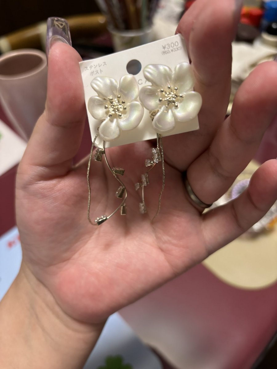 tachi_hal's tweet photo. さんま御殿でさゆの付けてるピアス、持ってる！！！ https://t.co/FrJC1lNOLg