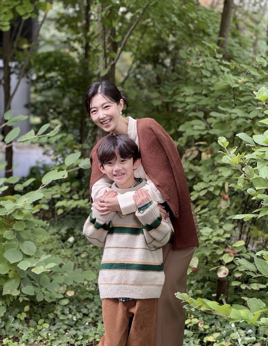 upgulfluf's tweet photo. 나은세 배경화면 은세본체가 풀어줌♡♥ https://t.co/ICQZrydcfC