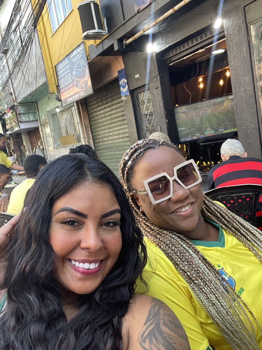 Gabimeel222's tweet photo. 💚💛🇧🇷 https://t.co/CKPaNZEU2c