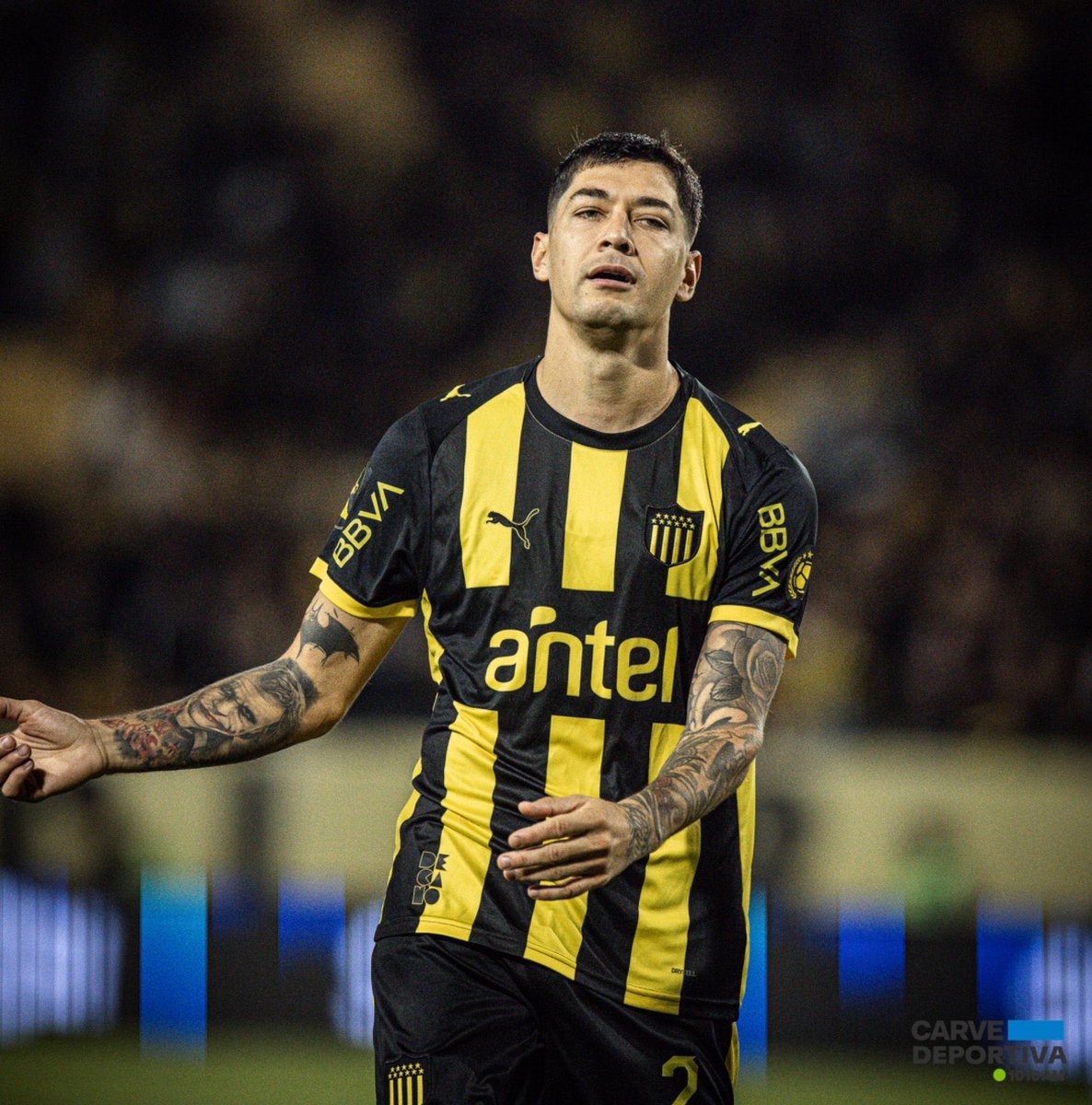 urieliugt's tweet photo. 🚨Franco Escobar es nuevo refuerzo de #Newells.

↪️ Llega en condición de libre tras rescindir su contrato con #Peñarol. @Calvi31 🤝 https://t.co/FOAOHtFGiQ