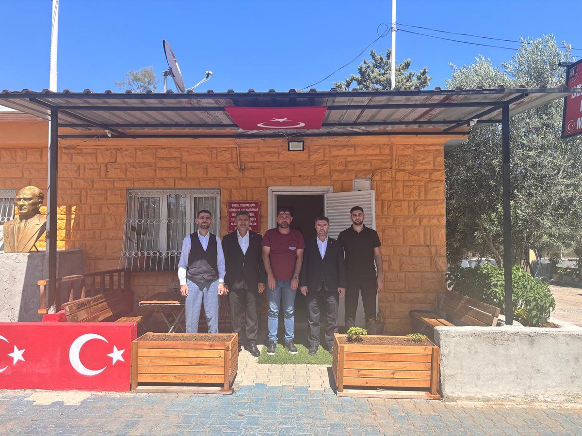 FBeyazcicek01's tweet photo. 📍 Çukurova

İlçe Başkanımız Sayın Hüseyin Ayaydın ile birlikte Belediyeevleri Mahallesi Muhtarı Sayın İsmail Çelik'i ziyaret ettik.

Mahallemizin ihtiyaçları, vatandaşlarımızın beklentileri ve yerel hizmetlere ilişkin verimli bir istişare gerçekleştirdik. 

Misafirperverliği ve kıymetli değerlendirmeleri için kendisine teşekkür ediyor, çalışmalarında muvaffakiyetler diliyoruz.
#HÜDAPAR #Adana #Çukurova