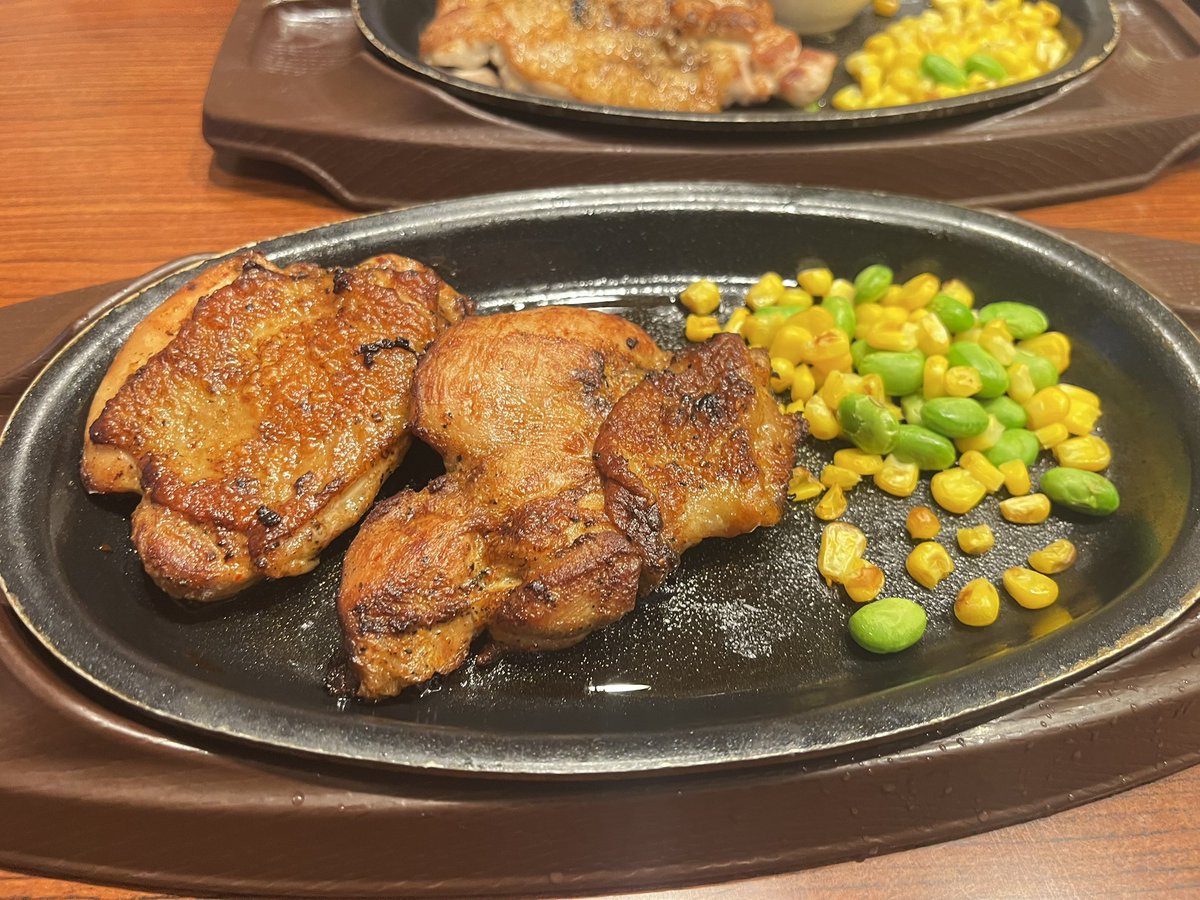 dogenba's tweet photo. 【乞食速報】今日は夢庵で昨日はガスト。
メルペェ半額CB本日までです！
ちな夢庵のローストビーフ丼2回目🤚
一人前実質650円です😗 https://t.co/yKfvGJ5NGR