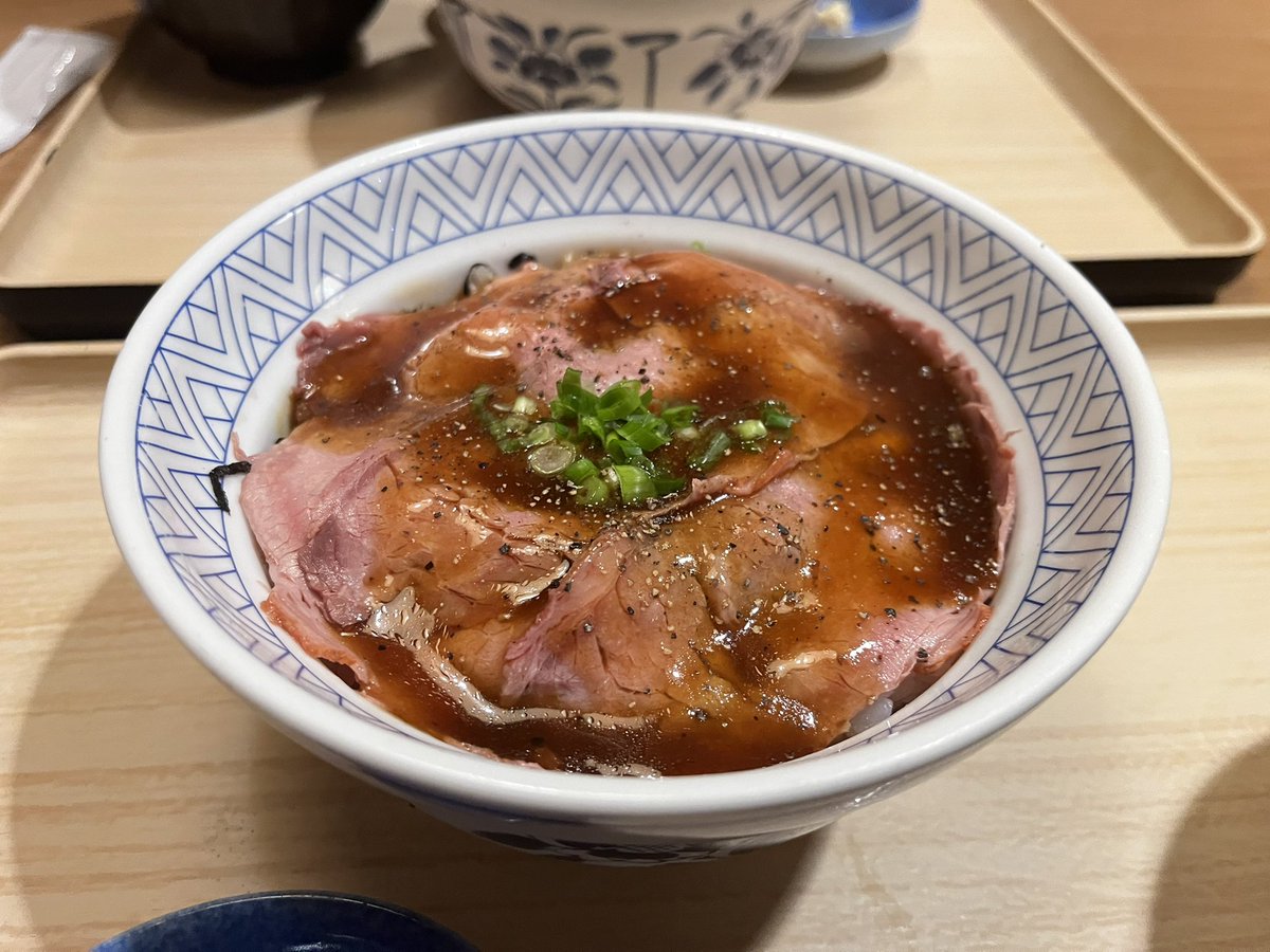 dogenba's tweet photo. 【乞食速報】今日は夢庵で昨日はガスト。
メルペェ半額CB本日までです！
ちな夢庵のローストビーフ丼2回目🤚
一人前実質650円です😗 https://t.co/yKfvGJ5NGR