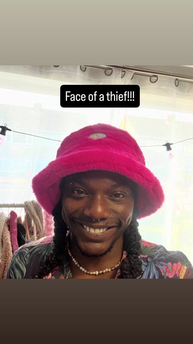 tolujohnsonn's tweet photo. He’s a thief, he lives in the uk
Don’t work with this animal https://t.co/EEC3ufhiFu