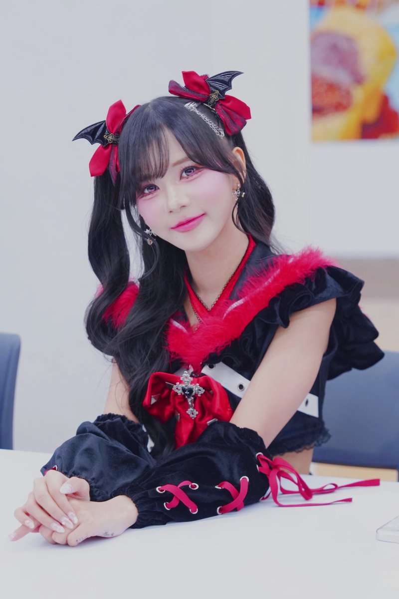 BlazenazKrit's tweet photo. [2026-04-12] 
📸Icezu ANGeVIL✟🧊🍒❤️🪽👿
📍𝘈𝘕𝘎𝘦𝑽𝑰𝑳✟𝙿𝙷𝙰𝚂𝙴 𝟸.𝟶: 𝚍𝚎𝚋𝚞𝚝 𝚜𝚝𝚊𝚐𝚎
More➡️https://t.co/FeVAop0zhA
(1)   
#iCeQueeniiz #IcezuAngevil https://t.co/HV6lLlBZg0