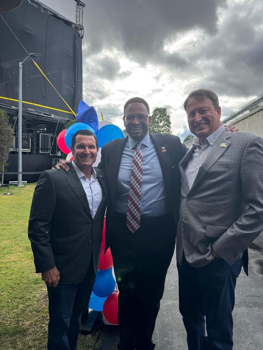 MAGaerospace's tweet photo. Great week in Bogota with partners, tackling key needs and celebrating America's 250th with @USEmbassy and leaders! 

#USColombiaPartnership #PartnerNation #MAGBogota #America250 #Bogota https://t.co/jvI6l88N8y