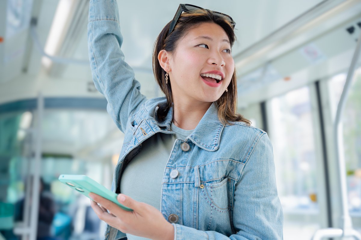 TransdevNA's tweet photo. 📱 Happy World Social Media Day!

At #Transdev, we use social media to show how #PublicTransportation opens doors, builds #communities, and connects people. Shoutout to our amazing teams serving the #CommonGood!

Follow Transdev U.S. for more inspiring stories. 🚌✨ https://t.co/USdhknGfnf
