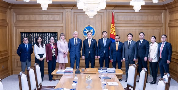 ganzorigv's tweet photo. Oдоо оросуудтай хэлцэл хийн төмөр зам дээрээ ажиллаж реформ хийе! Аль амбасын үедээ үлдэж, хүн, галт тэрэггүй амьдаараа музей болж, хүүхэд нохойн доог болсон энэ компани маш яаралтай өөрчлөгдөн хөгжих ёстой! https://t.co/piecC1D35H