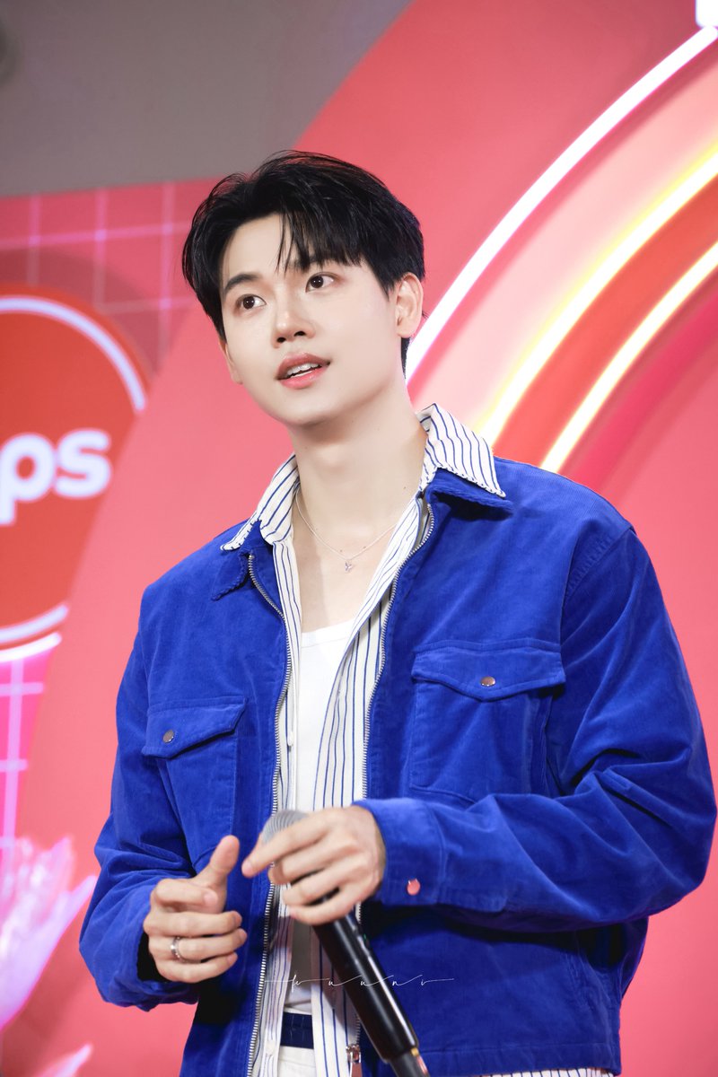 yyyyinft's tweet photo. 𝟮𝟲𝟬𝟲𝟯𝟬

💙💙💙

#OralBxYin 
TOPS TH x OralB x YINANAN
#yinyin_anw @yinyin_anw https://t.co/2HLkP9qto1