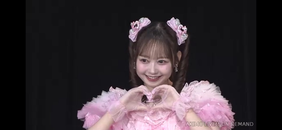 kolice48's tweet photo. まほぴょんの愉快かつ、律儀な人柄そのままの、練りに練られた卒業公演だったと思います‼️

そんな彼女にはひと言「幸せになってね」という言葉を送りたいです🙇🏻
また、内ジャス話…聞きたいな〜🤔

#大盛真歩卒業公演 #AKB48 https://t.co/EsURWvHPVe