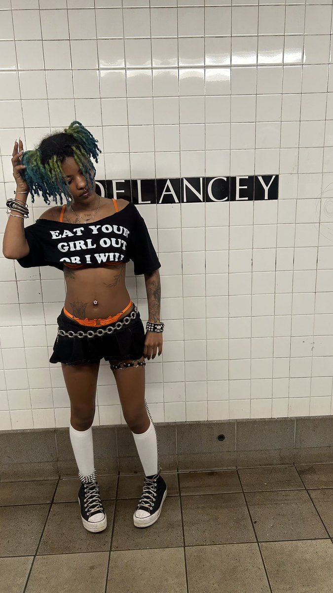 serenesonderr's tweet photo. NYC pride gave me nun but a tan and hurt feet but at least I looked good asfc so idm https://t.co/CLeeKIJRti