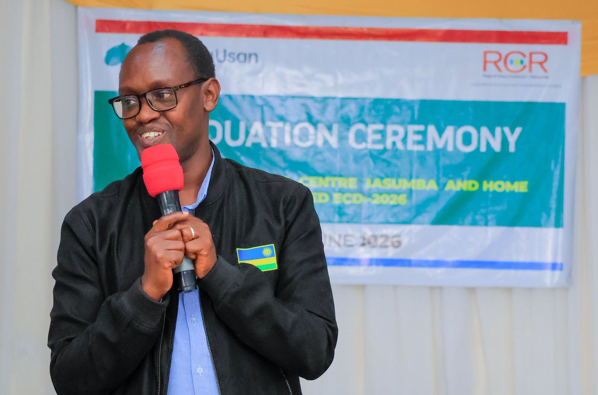 uwizeyeye's tweet photo. Umuyobozi Mukuru wa Reach the Children Rwanda @mbenja24 witabiriye graduation y'abana ba ECD Center -Basumba yashimiye cyane bwite bwa Leta, ubwa ECD Center -Basumba n'ababyeyi muri rusange ku bufatanye bagira mu guteza imbere ECD service delivery @Rwanda_Child https://t.co/rOYbJ0dPc3