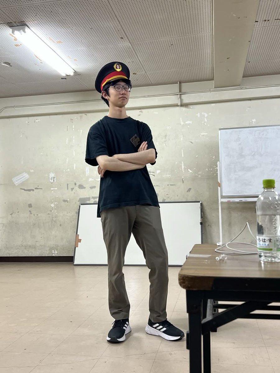 Gekidan_Jobless's tweet photo. 【🚂稽古場日記③💫】

新栄トワイライトvol.64「銀河鉄道の夜更かし、と、寝過ごし」

気づけば本番まで後二週間です���
いい会話を作り出すため、試行錯誤の連続です。

銀河鉄道なので、車掌さんも出てきます。
どうぞお楽しみに🦥

#劇団jobless https://t.co/oBXQzarPxs