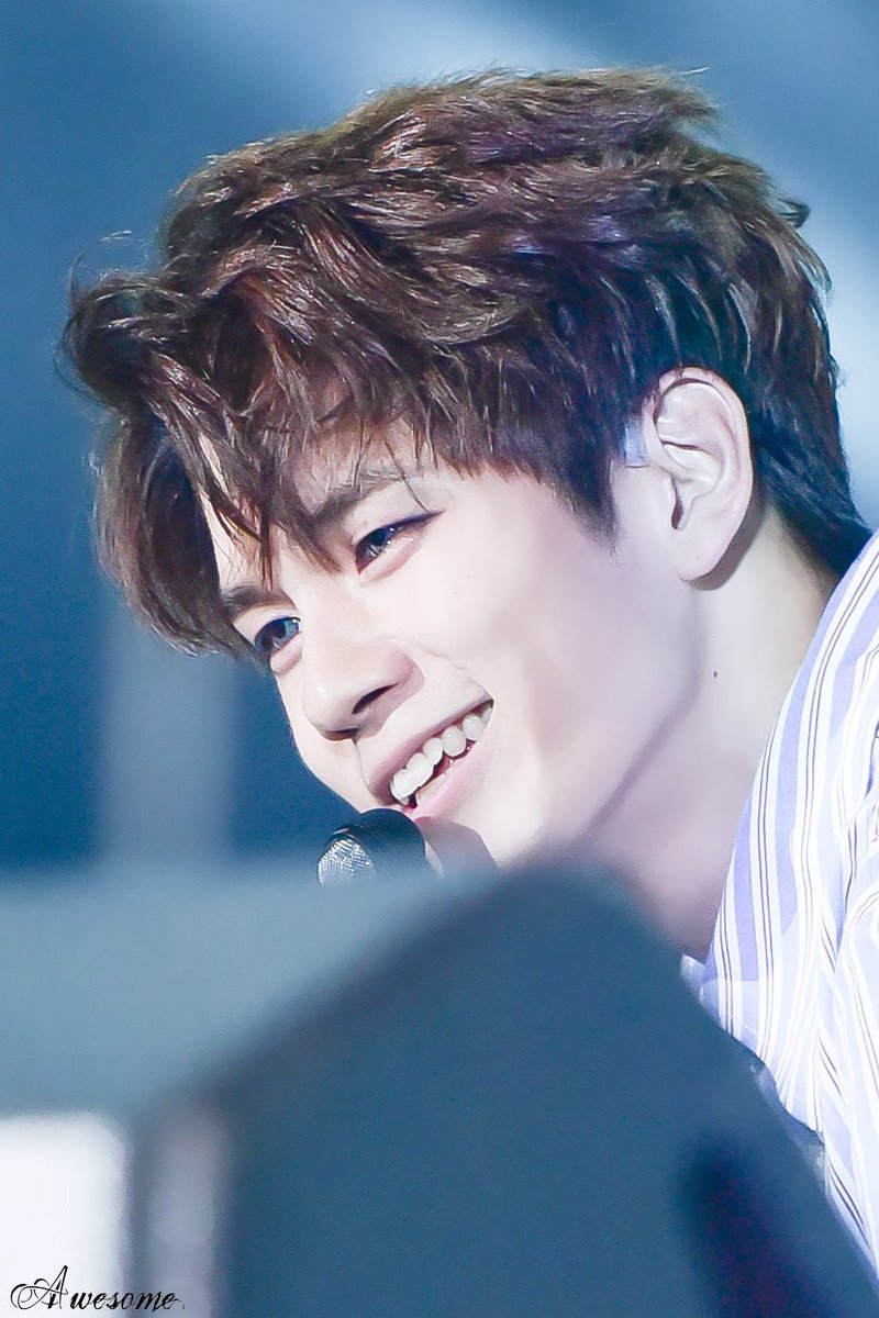 oswface's tweet photo. #옹성우 https://t.co/WtVn8jsZs3