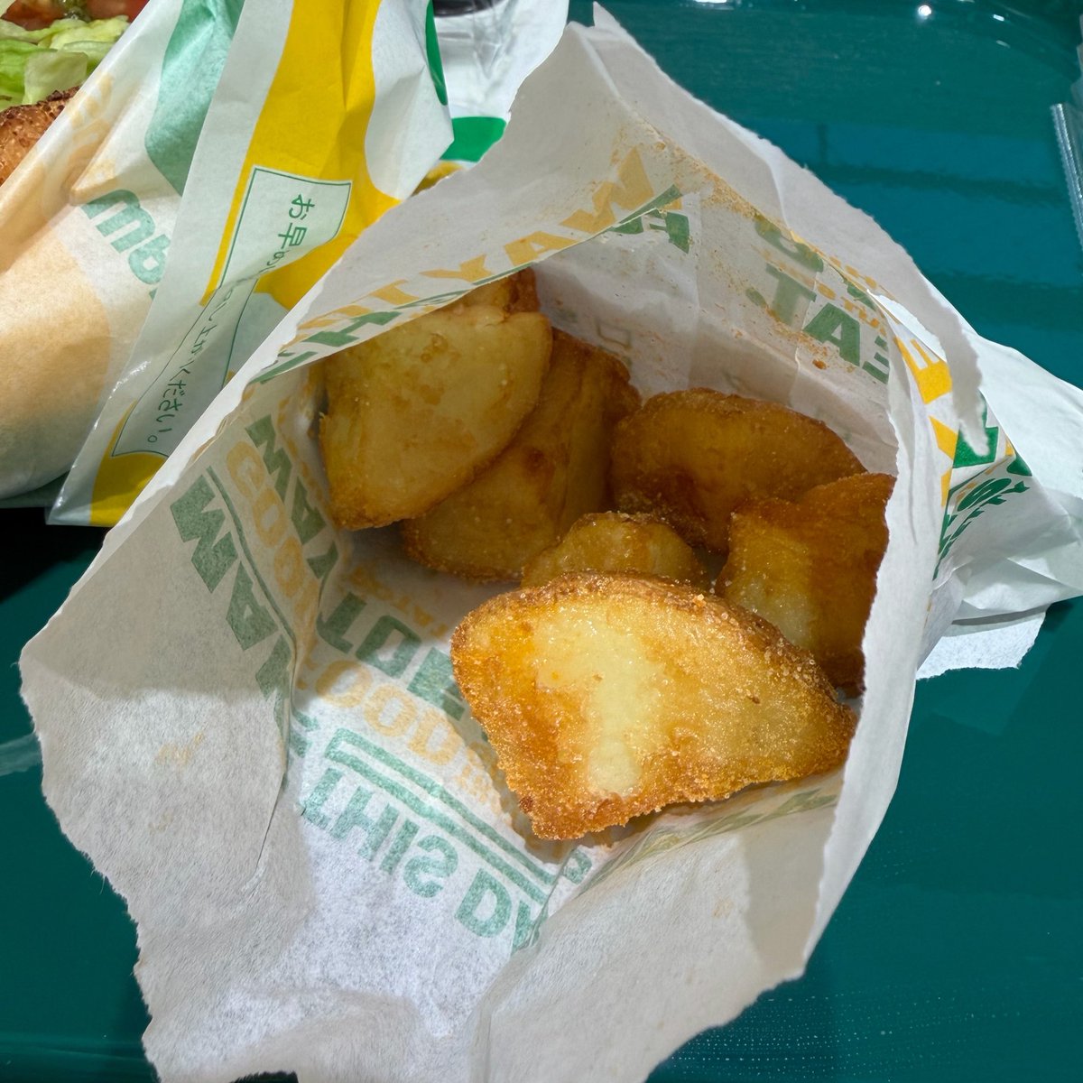 happiness__617's tweet photo. サブウェイのポテトってなんでこんな美味いん？ってくらい美味い 。 https://t.co/Mc3d6IqmMa