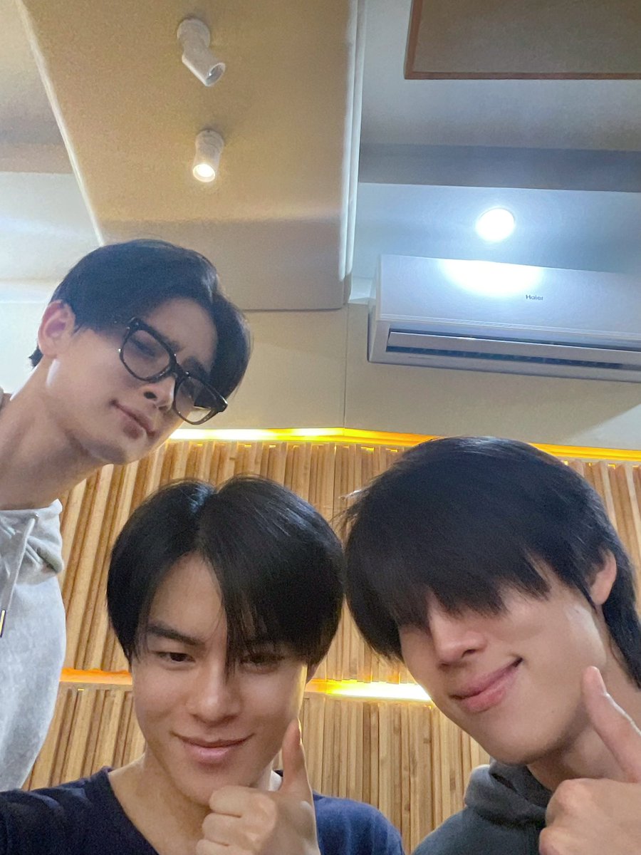 alan_pasawee's tweet photo. พศวีร์มาร์คคริสขุนพลปรุงจืดจัด https://t.co/kMCccqSSSt