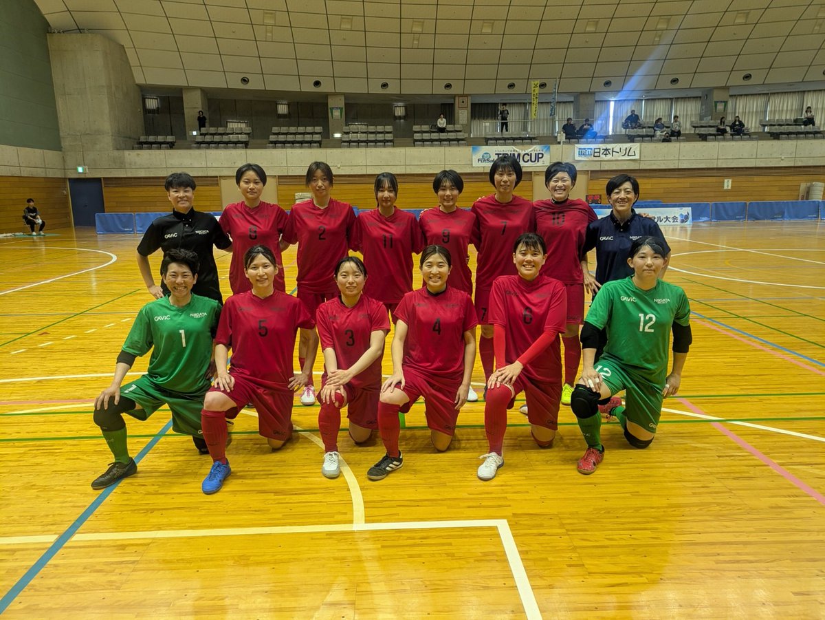 logar2005's tweet photo. 【#トリムカップ北信越大会 】
6/27.28にかきざきドームで行われたトリムカップ北信越大会に、選手、スタッフが参加してきました。
結果は1勝1分1敗で3年連続の準優勝。
全国を目指して闘った分とても悔しい結果となりました。
この悔しさをバネにリーグ戦では地域CL出場を掴みたいと思います！！！ https://t.co/XETEdxf7YR