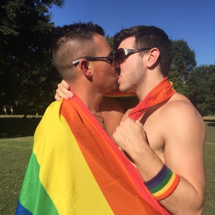 KayKaycandy67's tweet photo. These guys are gay. 🌈

Yes or No? https://t.co/A1i0gXT96D