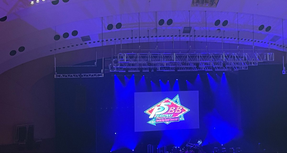 itkrbsm's tweet photo. ライブというものに久々に行きました。

このゲームに出会えて本当に良かったなって思えました🪬

#P5BB https://t.co/jbXtIwaSng