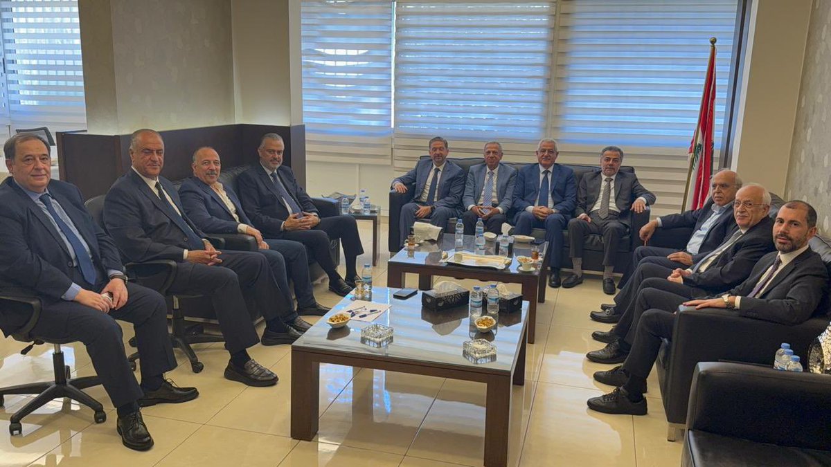 faysalkarame's tweet photo. عقد تكتلا "التوافق الوطني" و"الاعتدال الوطني" لقاءهما الدوري التنسيقي في مكتب النائب محمد  سليمان في بيروت حيث تم التباحث في الأوضاع العامة وآخر المستجدات السياسية، وصدر عن المجتمعين البيان التالي:

اولاً، يؤكد المجتمعون دعمهم لكل مسعى يؤدي إلى انسحاب جيش الاحتلال الإسرائيلي من كامل الأراضي اللبنانية، بما يمهّد لعودة أهلنا إلى قراهم وبلداتهم، وإطلاق ورشة إعادة الإعمار، واستكمال بسط سلطة الدولة اللبنانية على كامل أراضيها.

كما يؤكد المجتمعون دعمهم الكامل لمؤسسات الدولة الشرعية، وفي مقدمها فخامة رئيس الجمهورية ودولة رئيس مجلس الوزراء على المستوى السياسي، ولموقف الجيش اللبناني على المستوى العسكري، ويشددون على أن الأولوية الوطنية وما يهمّ بالرغم من التباينات المطروحة حول اتفاق الاطار في هذه المرحلة، يبقى الحفاظ على الوحدة الداخلية والسلم الأهلي، واعتماد الحوار المسؤول والابتعاد عن أي سجالات أو حملات إعلامية من شأنها تعميق الانقسام الداخلي، لأن وحدة اللبنانيين التي نعتبرها خطاً احمر تبقى الضمانة الأساسية لمواجهة التحديات.

ثانياً: بحث المجتمعون في اقتراح قانون العفو العام وتخفيض العقوبات، وأكدوا تمسكهم بإقرار قانون عفو عام عادل ومنصف، يعالج في مقدم أولوياته ملف الموقوفين الإسلاميين، بما يرفع الظلم عنهم ويضع حداً لاستمرار هذا الملف الإنساني. واتفق المجتمعون على تكثيف الاتصالات مع مختلف القوى السياسية للوصول إلى صيغة توافقية تضمن إقرار القانون في أقرب وقت.