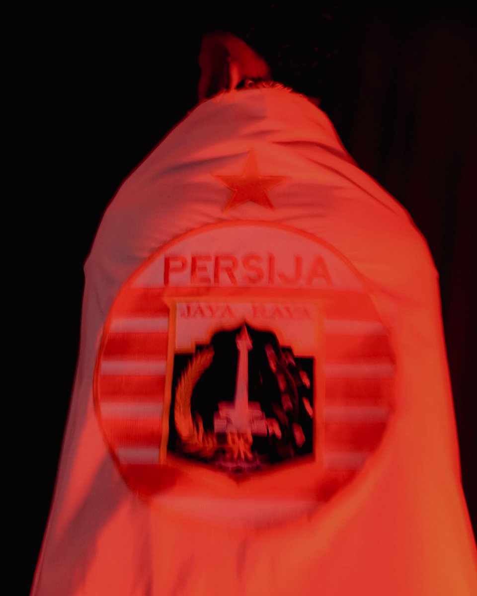 Persija_Jkt's tweet photo. New colors. New chapter. 👆🏻🔴

“Saya melihat ini sebagai tantangan baru sekaligus kesempatan yang luar biasa untuk karier sepak bola profesional saya.” — Aqil Savik.

#TheNewChapter #Persija https://t.co/G32ceIYcYG