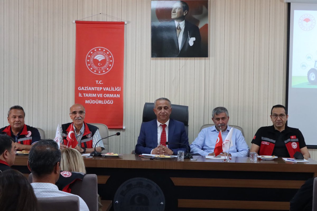 anteptarimill's tweet photo. Nurdağı İlçesi Tarım Sektörü istişare toplantısı İl Müdürümüz Sayın İbrahim SAĞLAM, İl Müdür Yardımcımız, Şube Müdürlerimizin, İlçe Ziraat Odası Başkanı ve sektör temsilcilerinin katılımlarıyla düzenlenmiştir.
@TCTarim @ibrahimyumakli @ibrahimsaglam46 @tobeydb https://t.co/oPVuoTOwEA