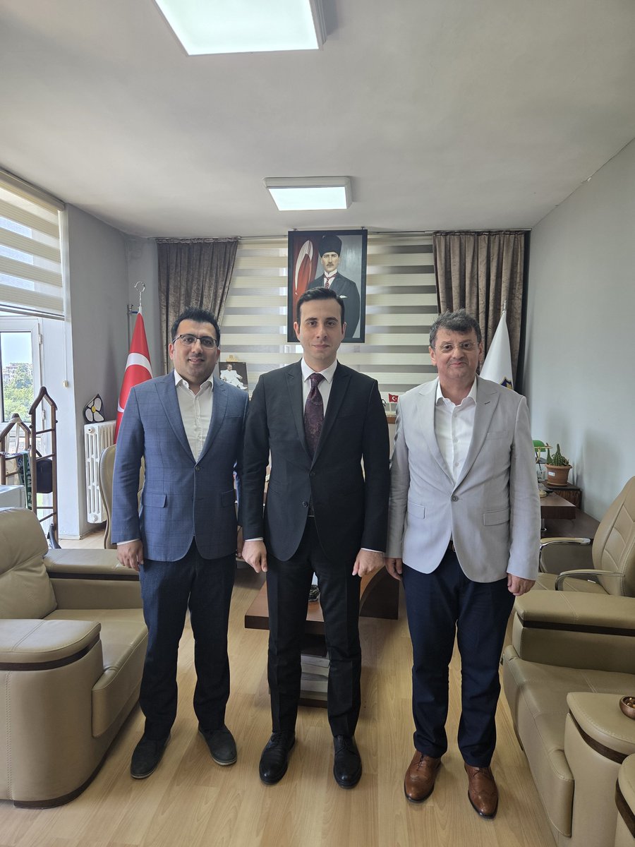 carsambadsm's tweet photo. Balıkesir Burhaniye Cumhuriyet Başsavcılığı görevine atanan Terme Cumhuriyet Başsavcısı Sayın Semih Demirkan, Çarşamba Denetimli Serbestlik Müdürlüğümüze veda ziyaretinde bulundu.
#DenetimliSerbestlik
#Çarşamba
#Terme
#AdaletBakanlığı https://t.co/z2SdC8p2jh