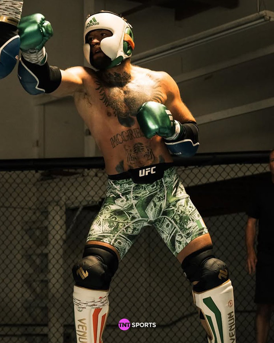ufcontnt's tweet photo. Conor McGregor's new custom shorts are MONEY! 💵

#UFC329 | LIVE on TNT Sports Box Office https://t.co/OgB2y2KrbG