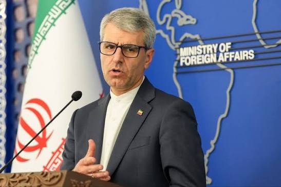 Globalwatchh's tweet photo. Iran's Foreign Ministry has stated there will be no negotiation meetings with the US in the coming days.

The Iranian delegation's trip to Qatar is dedicated to implementing key provisions of the recent MoU and is unrelated to any American visit. https://t.co/PalGo0M3OO