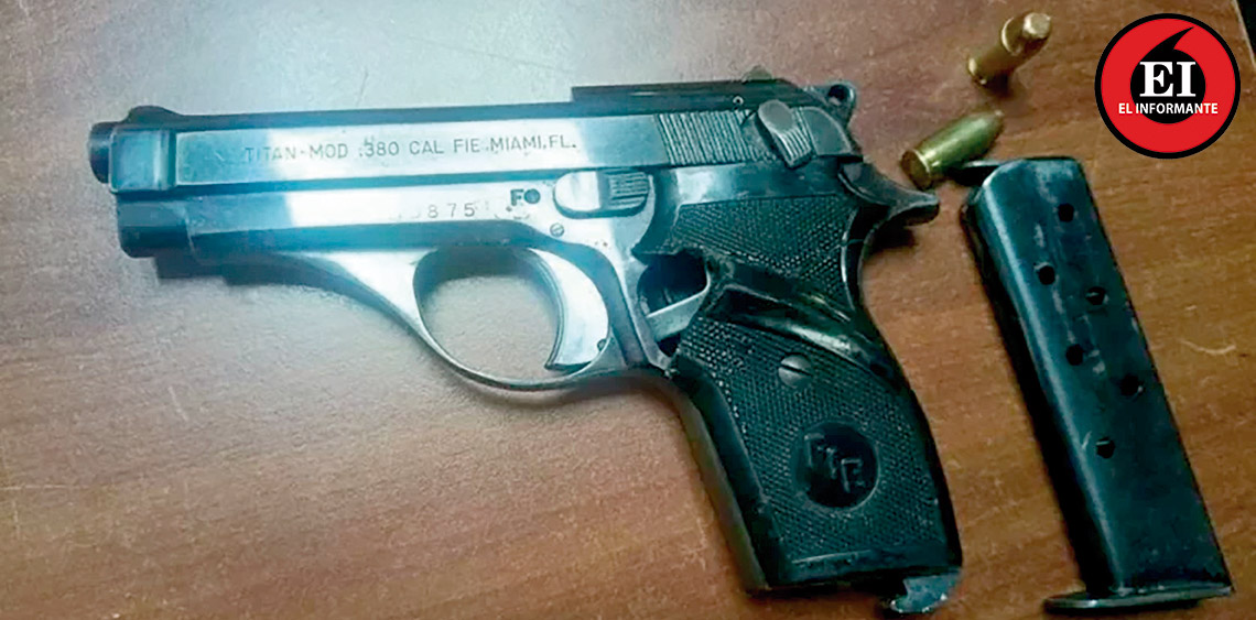 ElInformanteMX's tweet photo. #Autoridades de #Tultitlán detuvieron a dos #adolescentes con #ArmasDeFuego
Intentaron huir de la #policía; tras una carrera a pie fueron #asegurados con #armamento y #CartuchosÚtiles.
Tags: @Edomex @SS_Edomex @FiscaliaEdomex
https://t.co/H1e0yAsSrs https://t.co/pI8lwvUqqy