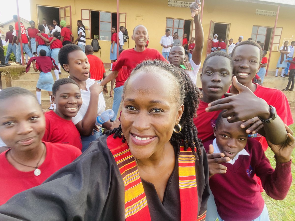 DorynClara's tweet photo. Empowering brilliant young minds is my ultimate passion

Last weekend I equipped over 675 learners with skills and tools to confidently design their futures

Watching their eyes light up with ambition and curiosity is exactly why I dedicate myself to mentorship

Thank you Wakiso https://t.co/eKlnluyI9T