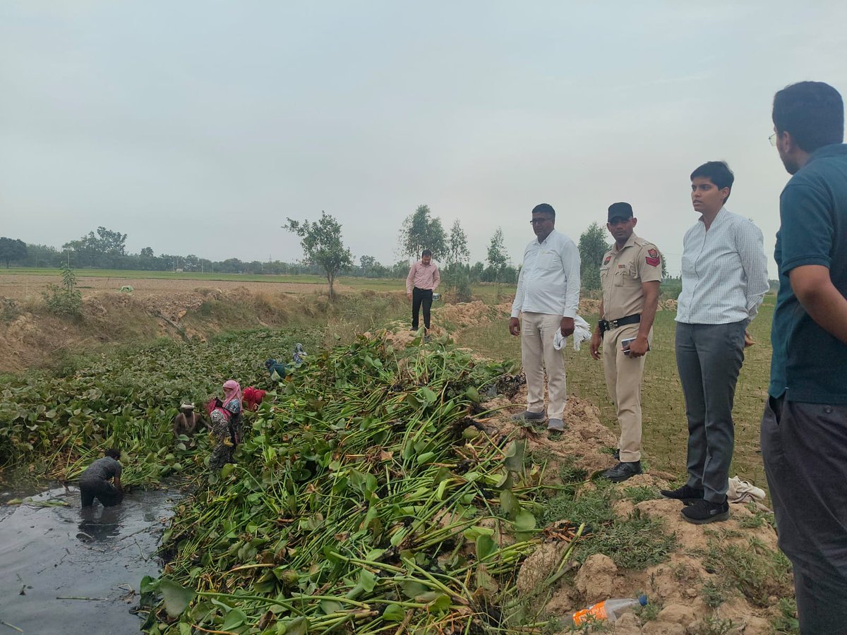 diproynr's tweet photo. उपायुक्त प्रीति ने मंगलवार को सिंचाई विभाग के अधिकारियों के साथ जिले के विभिन्न बाढ़ संभावित क्षेत्रों का दौरा करे बाढ़ राहत एवं बचाव कार्यों का निरीक्षण किया। https://t.co/R1FXEOBVMZ