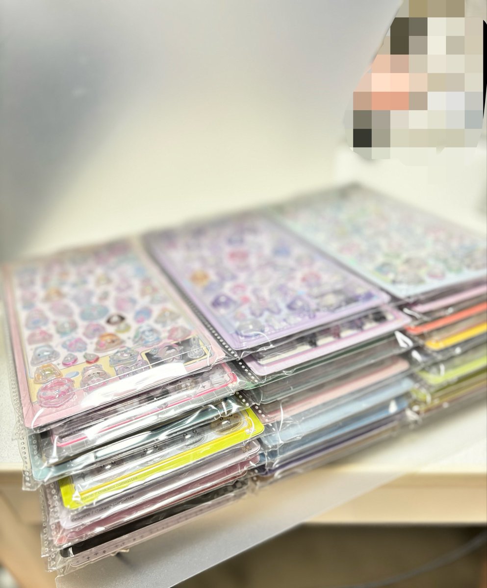 0mona_13's tweet photo. まさかの、、名駅お土産屋さんで和柄のボンドロ8種ゲット🥲💖
ずーっと欲しかったたまごサンド🥚
ボンドロだけのシールバインダーできた！！ https://t.co/uEjR4w06me