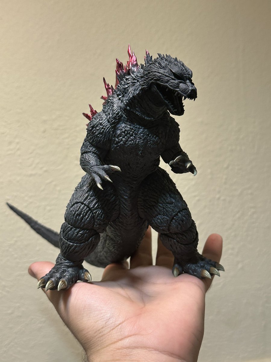 godzilla154's tweet photo. Bigger eyes https://t.co/jKL91sGX8n