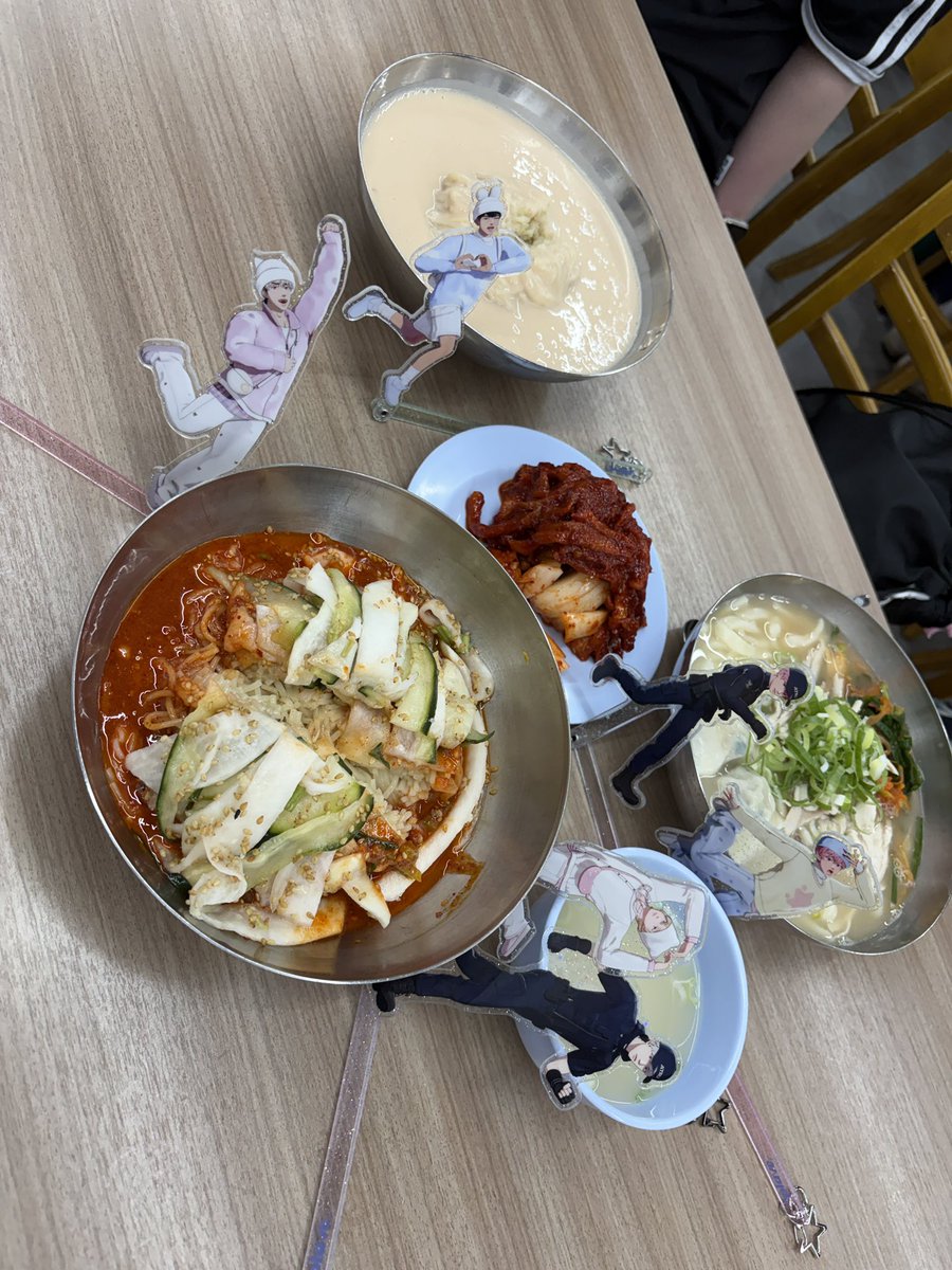 do_do_chi's tweet photo. 야무지게 플.놀❤️❤️❤️❤️
십카페까지!!! 넘 재밌어다아아아✨
@PLLInnya +율이도!!! https://t.co/Lrj1FjH23t