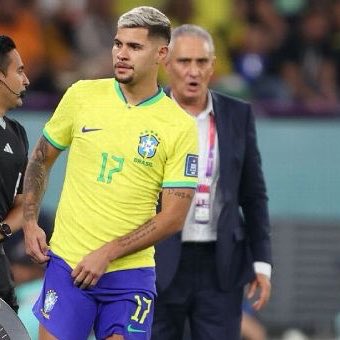 SAthleticano's tweet photo. 🫏 O que o Tite fez com o Bruno Guimarães no ciclo da Copa de 2022 deveria ser considerado crime. 

Fez uma busca incessante por alguém com as características do Paulinho… perdeu tempo com Gérson, MATHEUS HENRIQUE, EDENÍLSON, Arthur, Paquetá (recuado), FRED, Douglas Luiz e cia! https://t.co/8MsFfLA6Dn