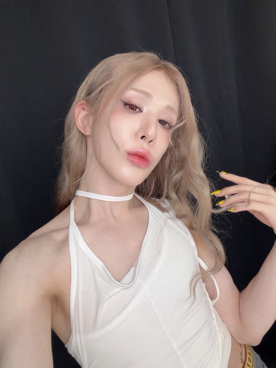 syat_tt's tweet photo. 260630 [❤️] 장발 언니 오빠 셀카 😍 https://t.co/W5fNZbbTRA