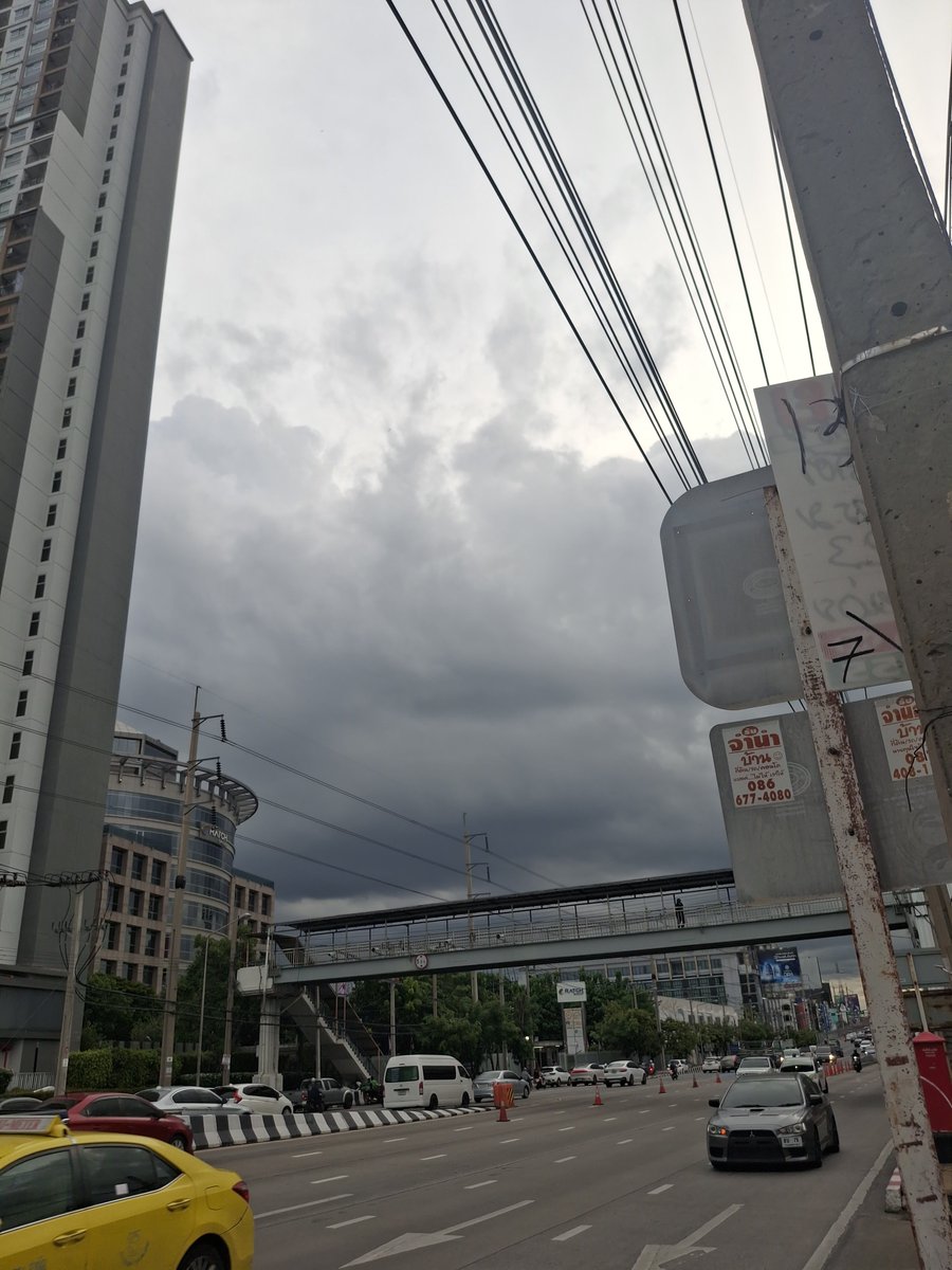 Orange2850's tweet photo. ตก .. ไม่ตก 🌧 https://t.co/j5soWEYoqY