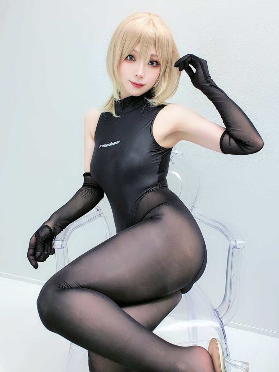 melomelomeloda's tweet photo. 金髪₹゛ゃਡ  ×  黒タイツ ❤︎
ハイネック競泳水着：@REALISE_jp https://t.co/RcEH0l3Tlg