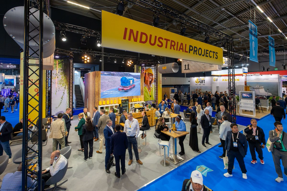 dhl_forwarding's tweet photo. A special thanks to Martyn Lawns, Marc de Beunje and Ewan Nicholson for sharing valuable insights on #ProjectLogistics, Europe's bottlenecks, and tackling talent challenges.

Discover how DHL Industrial Projects can support your complex logistics needs: https://t.co/v4GjRUtdsq https://t.co/LQzNAjOY0k
