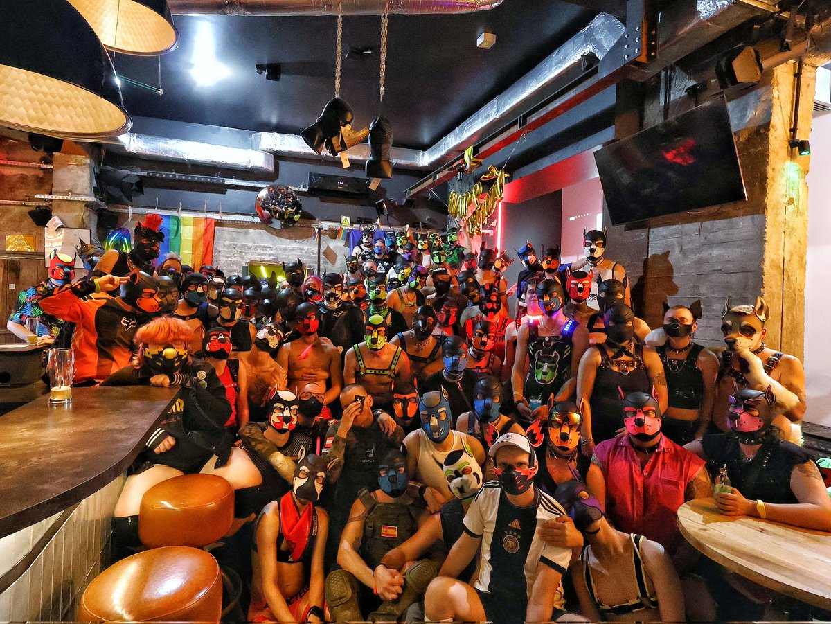 PolishPups's tweet photo. [EN below]

A w piątek bawiliśmy się tak! 😁 Dziękujemy wszystkim za tak liczne przybycie I świetną zabawę!

About Friday's night! We thank you all to come and the great night!

#humanpup #lgbtpuppy #puppyplaycommunity #pridemonth https://t.co/5YtLNeDprD