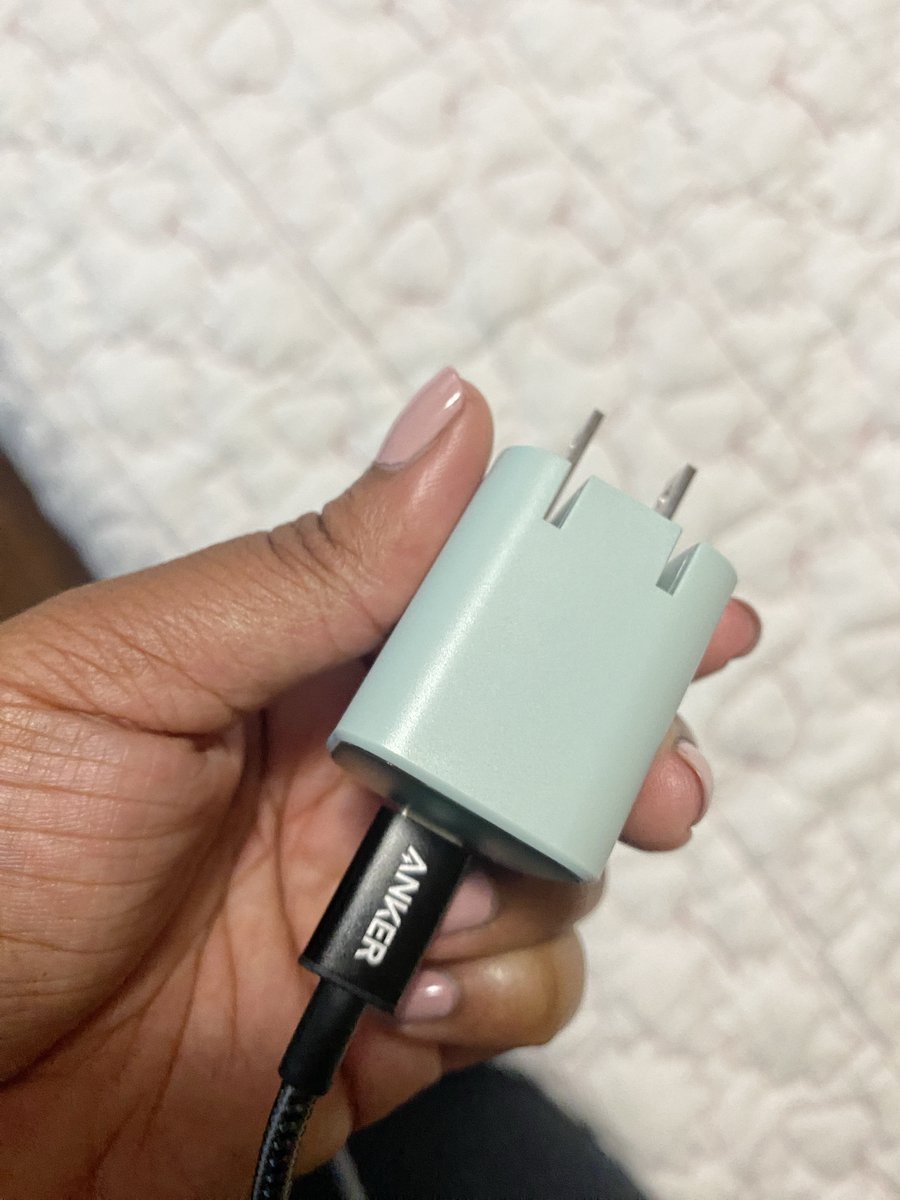 prettyytash's tweet photo. Idk why i never realized that power adapters come in different colors. 

Isnt it cute 🥹 https://t.co/CVrzsojfhG