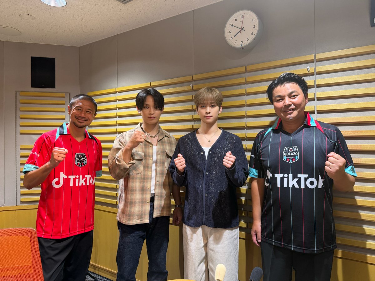 official_jiblue's tweet photo. 2026.06.30
📸  #トークゴラッソ！

與那城奨 後藤威尊 が出演させていただきました！

ご一緒させていただいた
城彰二 さん 坪井慶介 さんと！
ありがとうございました！

#JI_BLUE
#最高の景色を
#世界一の追い風になろう https://t.co/wbXEVeD00B