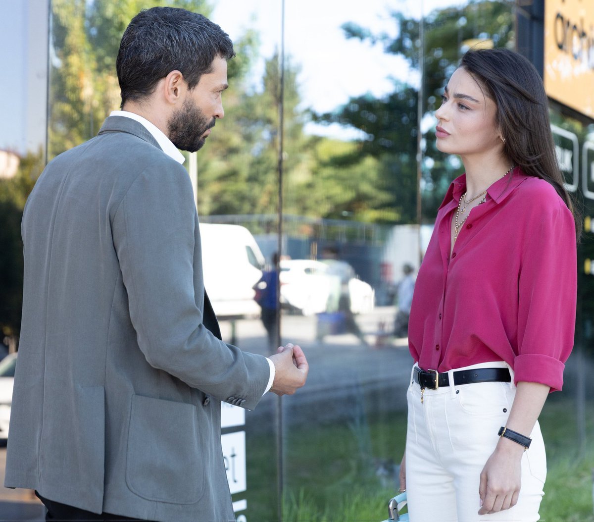 dizisphere's tweet photo. "Meanwhile,an unexpected moment of closeness that Defne experiences while unraveling the two men's past will once again upend everyone's balance" 

She won't gravitate towards Tolga now,will she? 
Since Kadir changed his mind and she thinks he's unavailable? 
#MuhtemelAşk #DefKad https://t.co/8P9hpcG2xX