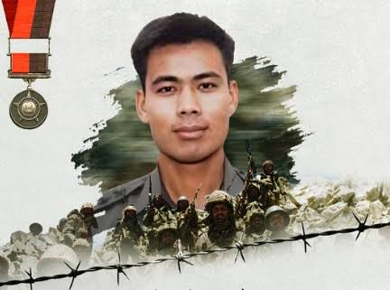 PreetiBhuy5496's tweet photo. Assam Remembers Kargil Hero 🇮🇳

Assam paid tribute to Kargil hero Captain Jintu Gogoi on his death anniversary, remembering his courage, sacrifice and 
service to the nation.

#Assam #KargilHero #JaiHind #IndianArmy https://t.co/dh97eK1C1P