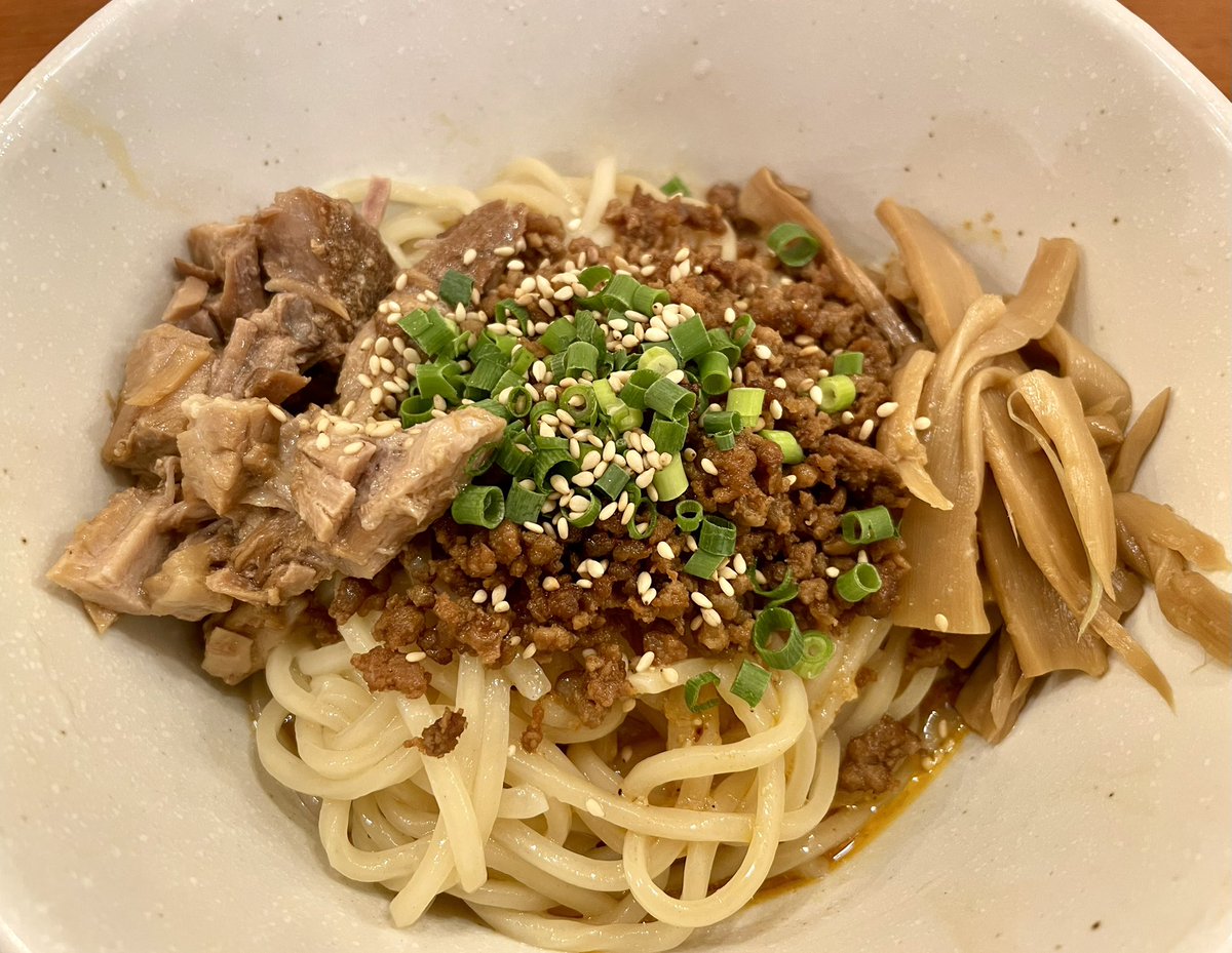 ANOTO233's tweet photo. こいついっつも麺食ってんな。上半期まとめ3 https://t.co/772OU18rVD
