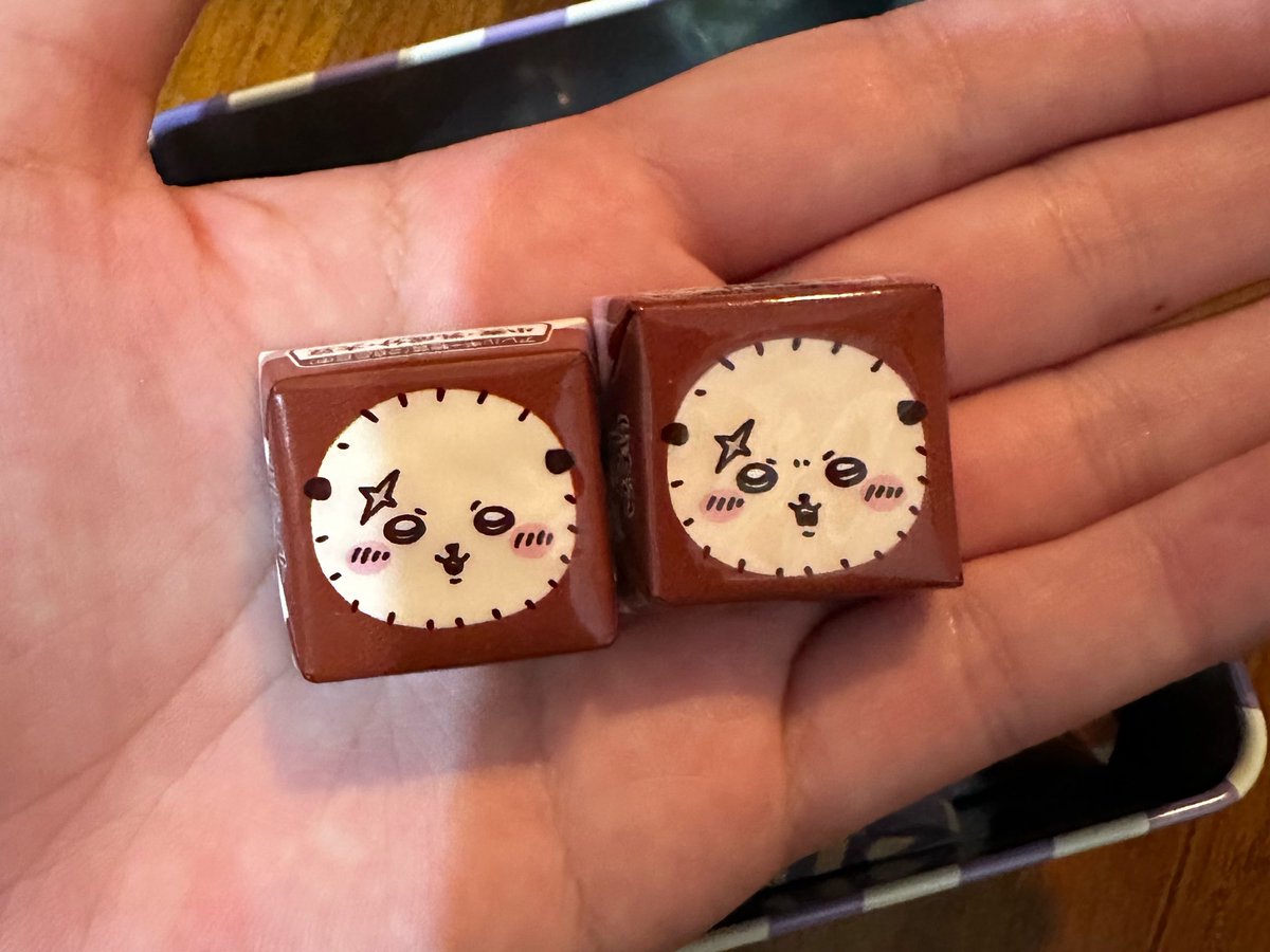 mahosuke_111's tweet photo. 出会え無さすぎて
眉間にちょんちょんって……書こうかと思ったよね笑

会えたよー🦦♡

 #ちいかわチロルチョコ https://t.co/QWtPbjjNgd