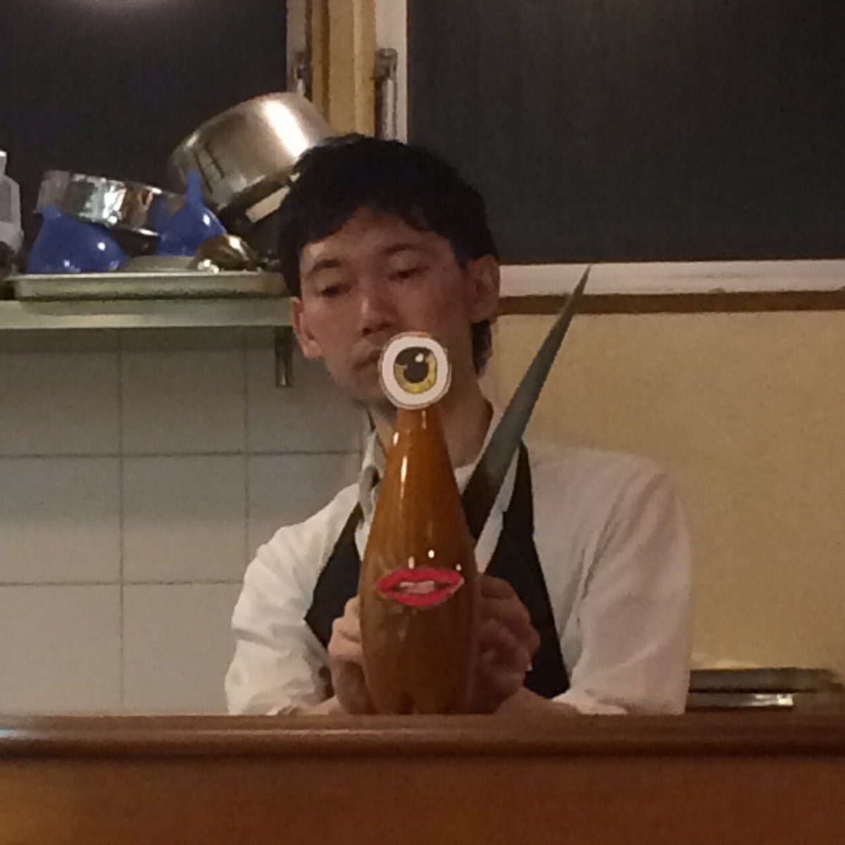 toshikuba's tweet photo. 下高井戸に住んでた6年のうち4年半くらいバイトしてた珈琲館下高井戸店が本日の営業を持って閉店致しました。

出演舞台や映画のチラ��などいつも貼って貰ってました。

思い出の場所が無くなってしまったのは寂しいですが、色々な思い出をありがとうございました。&amp;店長も50年近くお疲れ様でした！！ https://t.co/FYsZVlNBGX